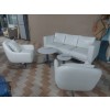 Bộ sofa bọc da màu trắng kèm bàn đá tròn