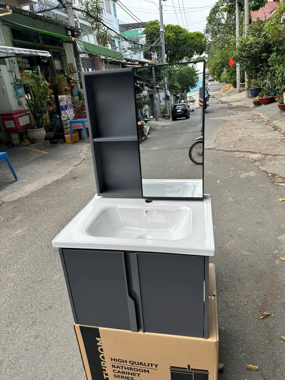 Lavabo kèm gương trọn bộ -Tủ lavabo kèm gương hộp 60 cm x 47 cm