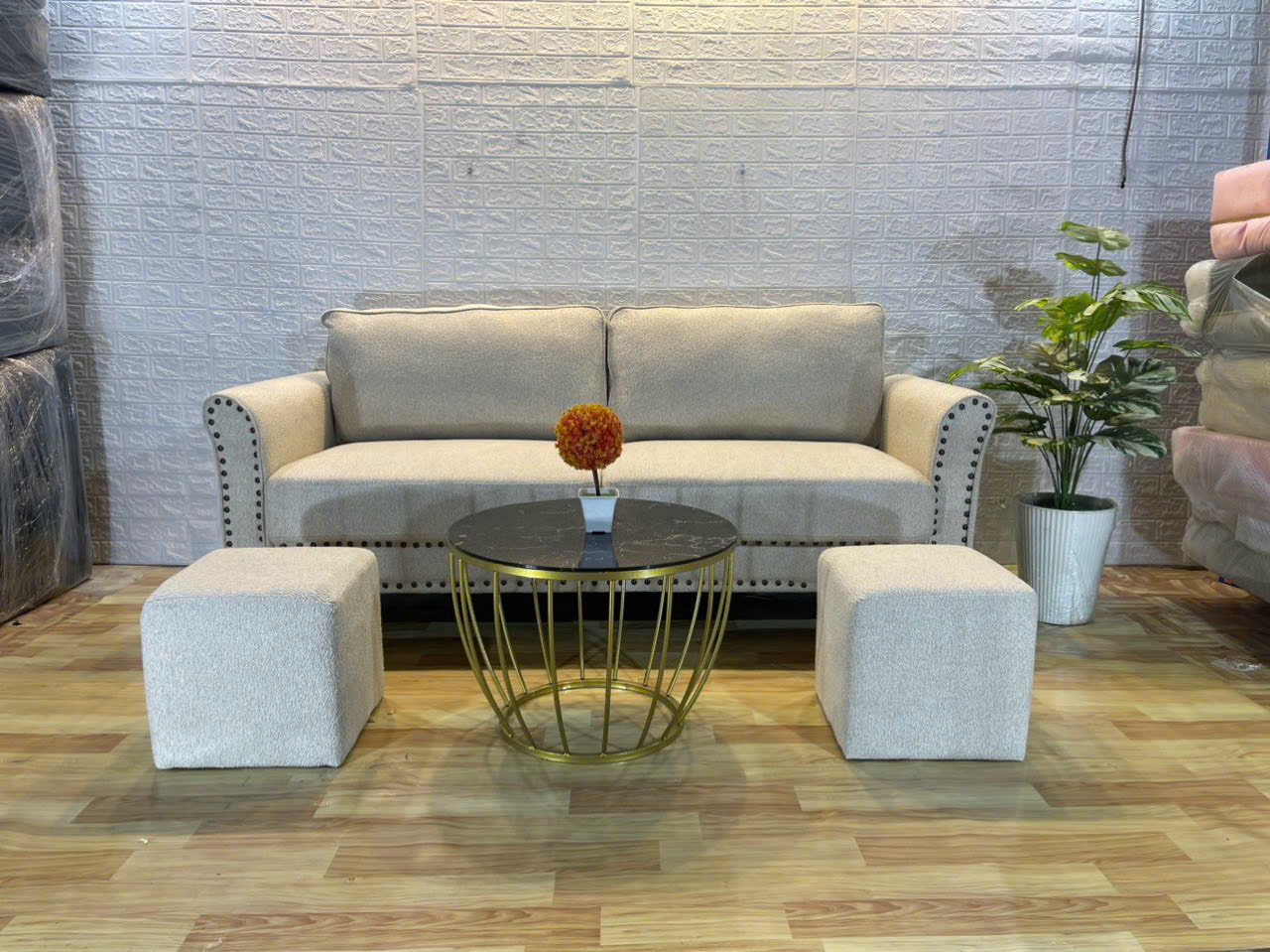 Sofa băng 1m9 và 2 đôn vuông